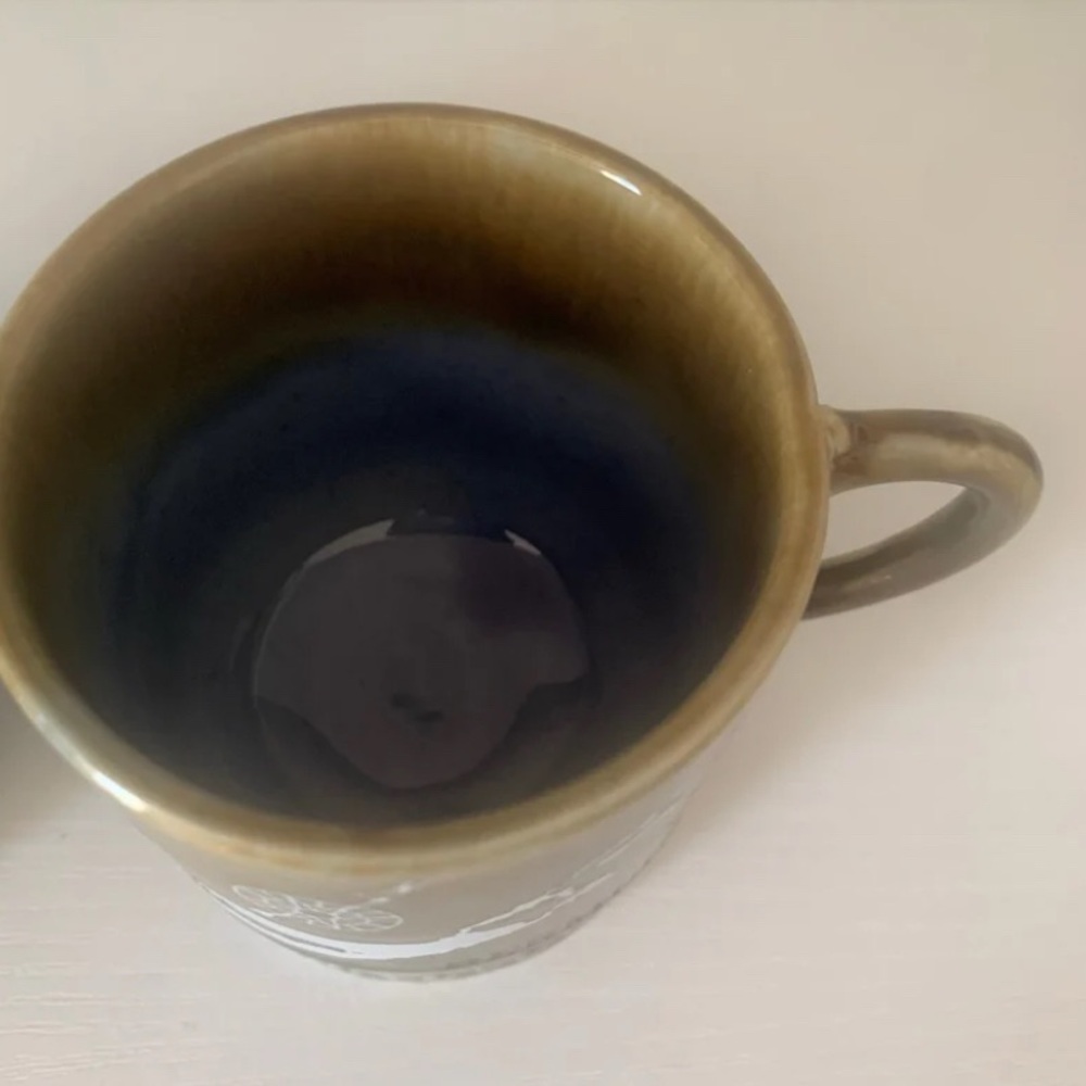 Two Irish Wade Porcelain Espresso Coffee Mugs/Tea Cups w/Shamrocks & Bermuda Map - Picture 6 of 11